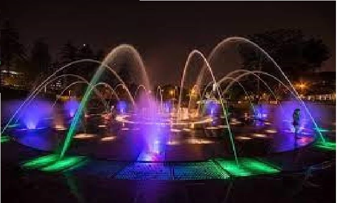 Tour LIMA DE NOCHE y Circuito Mágico del Agua en MIRABUS