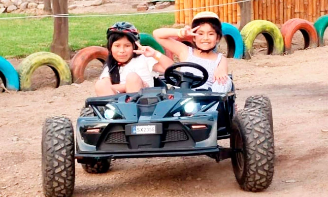 Alojamiento con desayuno y piscina en Mandarhemia de Huaral
