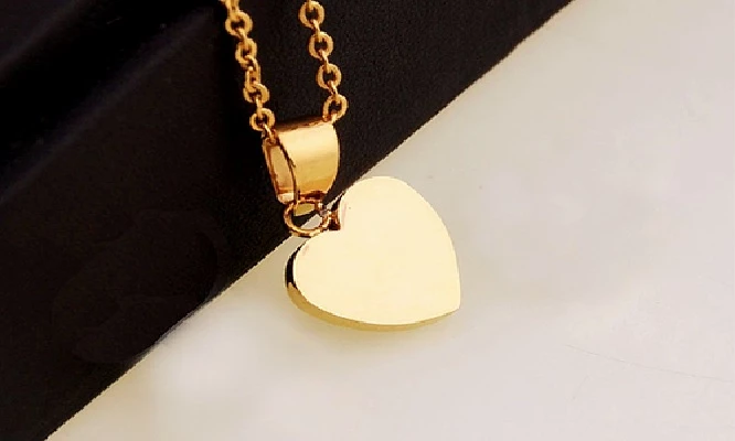 Hermoso collar con dije de corazón enchapado oro 18KL