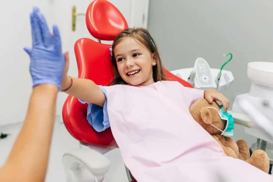 03 Curaciones o  3 Sellantes + profilaxis +fluorizacion+evaluación odontológico.