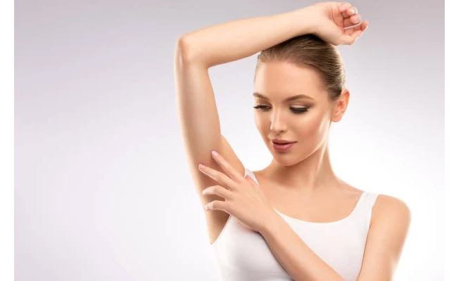 SAN BORJA: Depilación con cera en Cejas + bozo + axilas