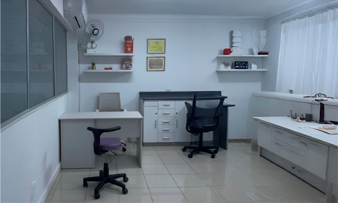 Limpieza con ultrasonido + Destartraje + Profilaxis + Flúor + Odontograma.