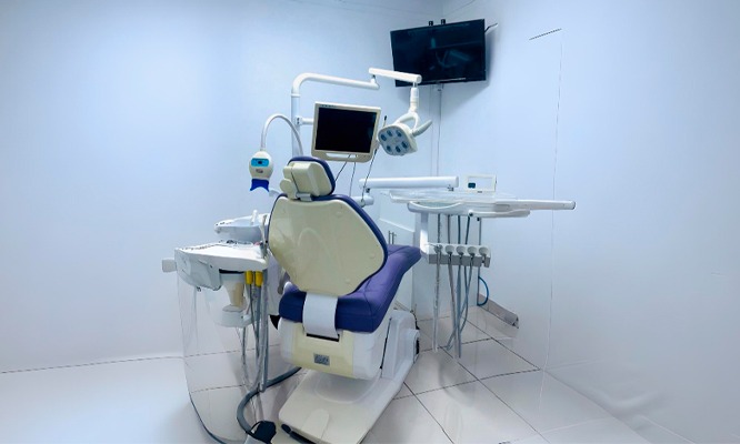 Limpieza con ultrasonido + Destartraje + Profilaxis + Flúor + Odontograma.