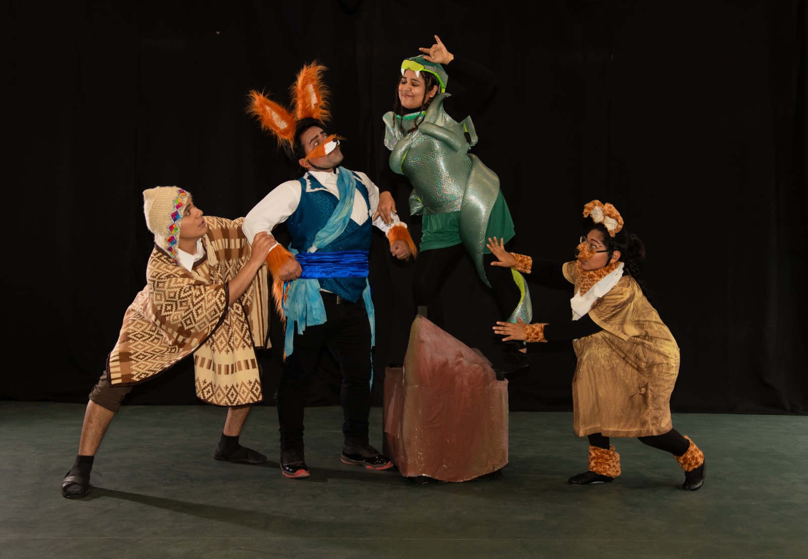 Obra Teatral La hermosa serpiente.