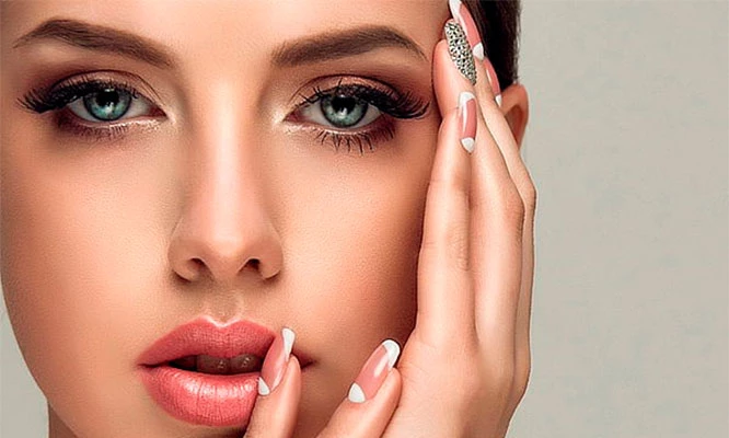 extensiones de pestañas 3D  pelo a pelo + diseño y depilación de cejas + planchado de cejas