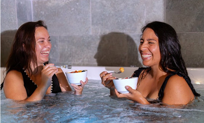 Experiencia Relajante para 2 personas: Sauna, cámara de vapor, cámara seca, duchas española, karaoke y más en Hotel Zen Experiencia Relajante para 2 personas: Sauna, cámara de vapor, cámara seca, duchas española, karaoke y más en Hotel Zen