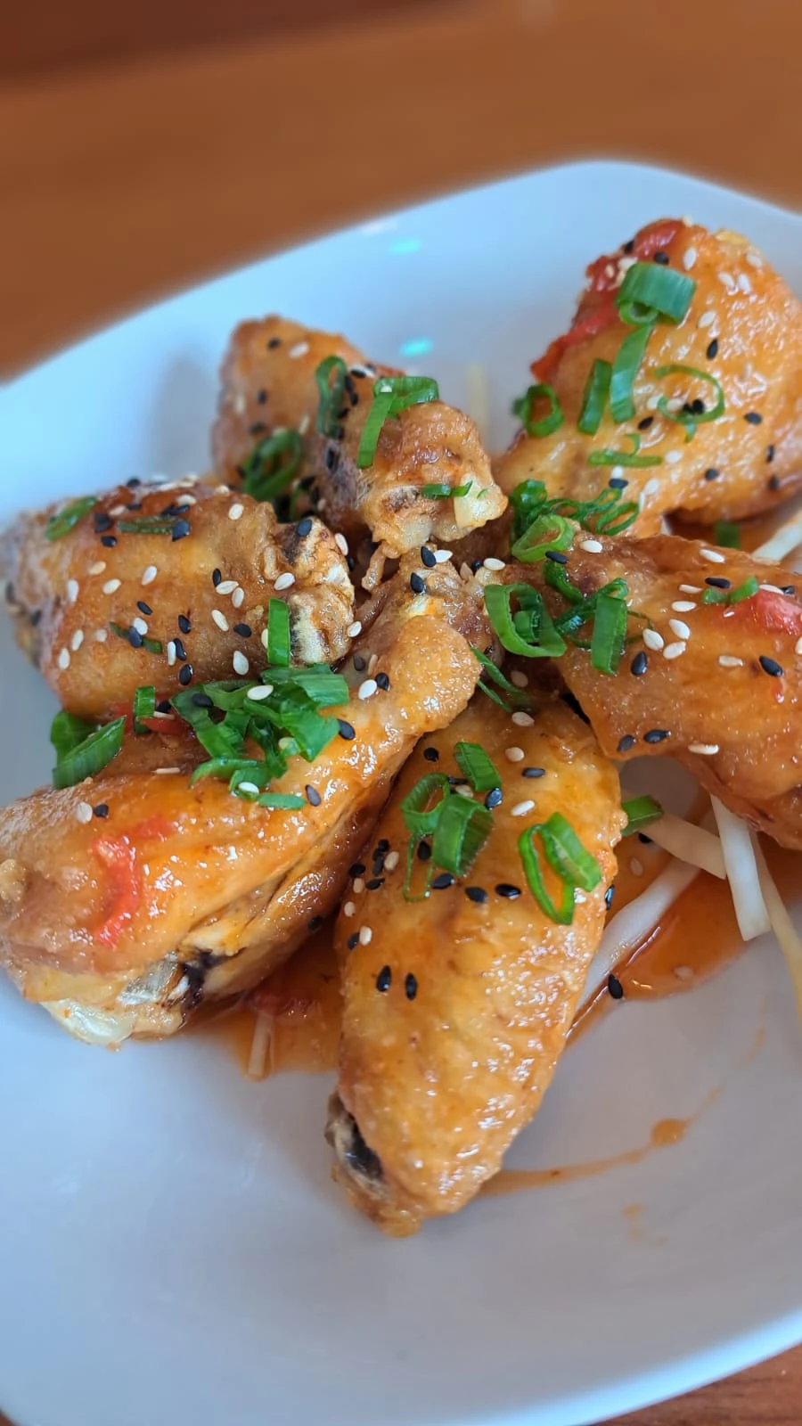 MAKIS para 2: 50 cortes de makis + alitas + gaseosa de 1 Lt  y más