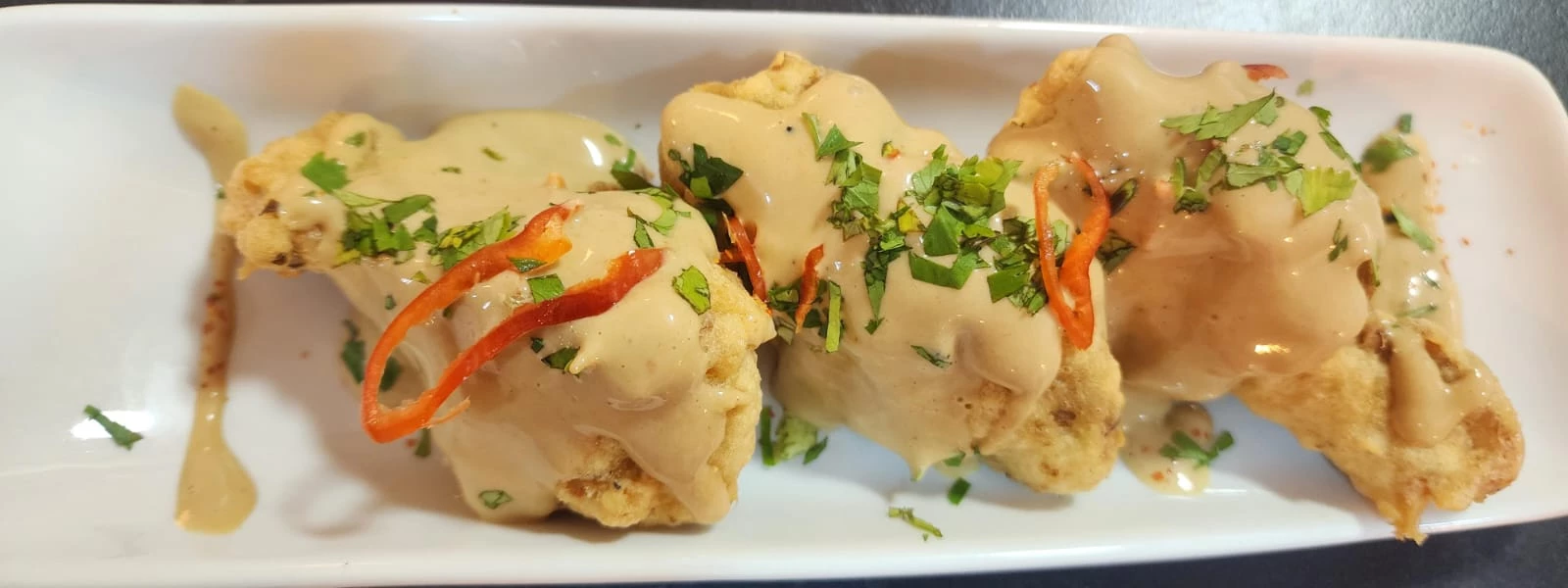 PARA 2: 50 cortes de makis + alitas + 2 cervezas de 310 ml y más