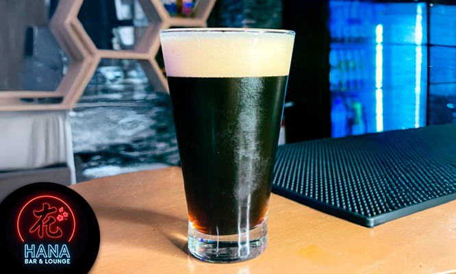 Barra libre de cervezas artesanales: Todas las chelas que quieras tomar, 6 variedades, servidas en vasos de 200 ml (media pinta).