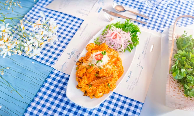 Comida Italo-Peruano para 2:  Carta a tu libre elección +  2  Postres + 2 cocteles en ILPorto