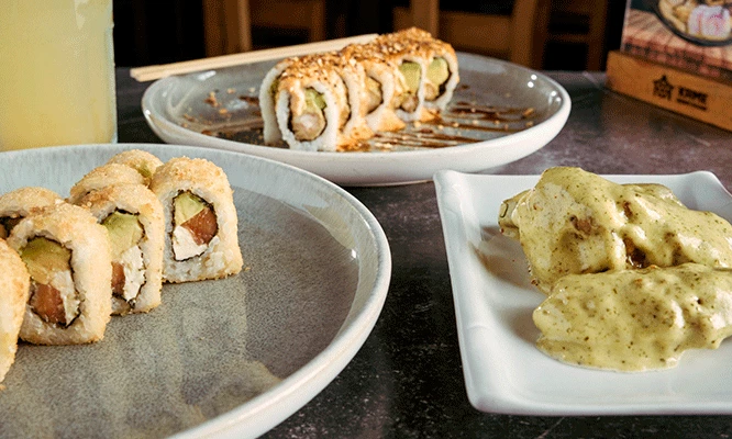 BARRA LIBRE de  makis, temakis, poke bowl, alitas, cangre burguer sushi (nuestro plato estrella) y bebida del día ilimitada.