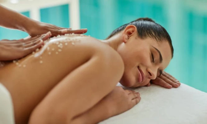 Exfoliación y aclaramiento de espalda y más en Hadas Spa