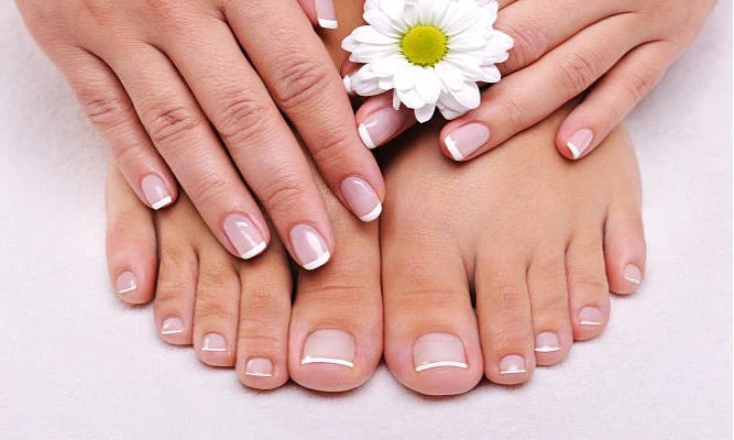 Manicure y pedicure. ¡Manos y pies impecables!
