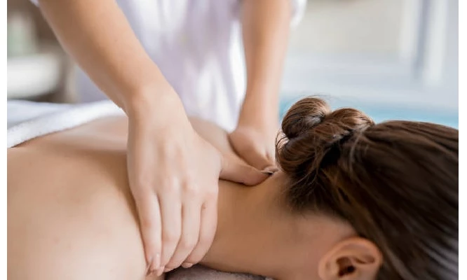 Masaje relajante y/o descontracturante + piedras calientes, compresas, reflexología y más