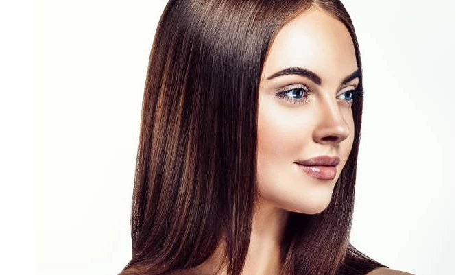 ¡Alisado perfecto!  Alisado Hialurónico + corte en Montalvo Bolognesi!