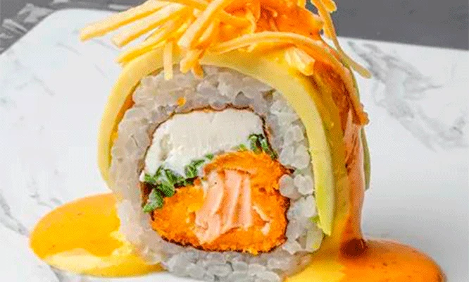 PARA 2: 50 cortes de makis + alitas + 2 cervezas de 310 ml y más