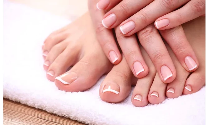 Manicure y pedicure. ¡Manos y pies impecables!