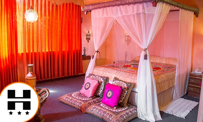 Suite o Suite temática + hidromasaje + espumante o vino + desayunos y más