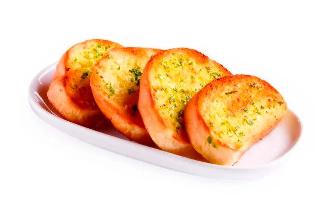 2 porciones de fetuccinis con salsa a elección