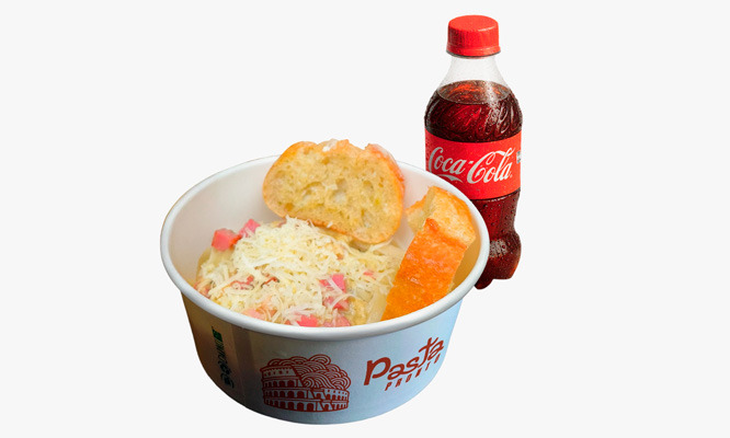 2 porciones de fetuccinis con salsa a elección