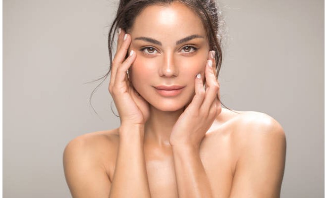 Tratamiento de Plasma en rostro + limpieza facial profunda + peeling y más