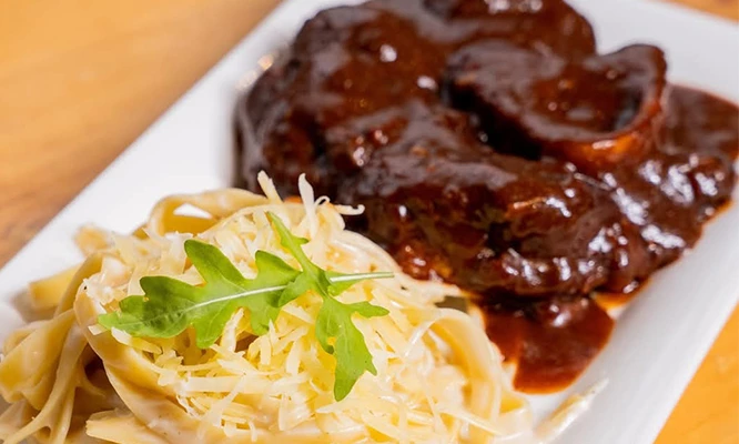 Comida Italo-Peruano para 2:  Carta a tu libre elección +  2  Postres + 2 cocteles en ILPorto