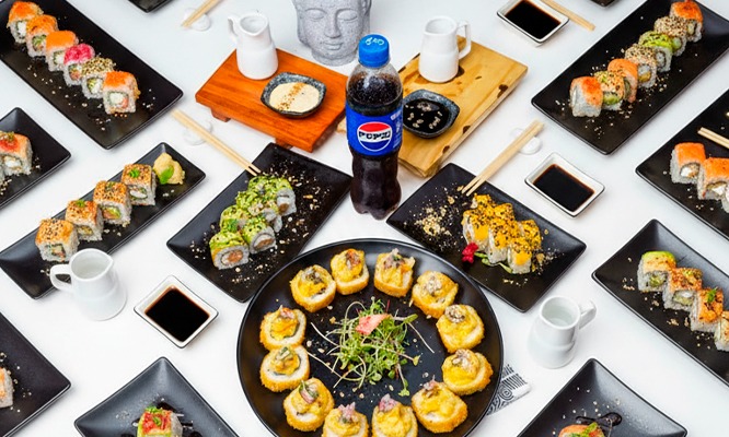 2 tablas de  deliciosos Makis  + bebida en HANA AMAZON NIKEI