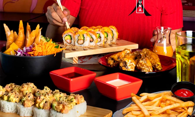 BARRA LIBRE MAKIS: Makis + alitas + gyozas + poke bowl + bebida  y más