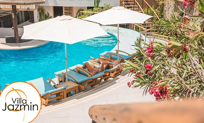 HOSPEDAJE para 2: 2D/1N  + Desayuno Buffet  y más en Hotel Villa Jazmín