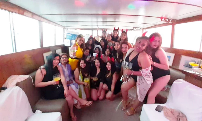 Desde S/115 por Paseo en Yate, Vive la aventura de tu vida en las Islas Palomino con Tours MyG!