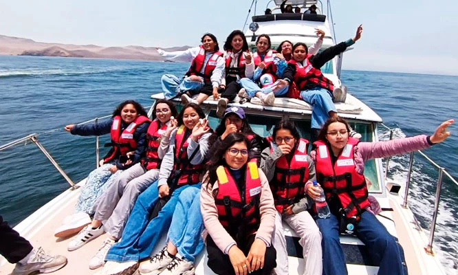 Desde S/115 por Paseo en Yate, Vive la aventura de tu vida en las Islas Palomino con Tours MyG!